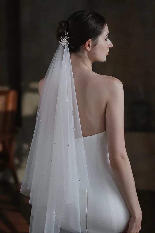 Two-tier Cut Edge Tulle Hip Veils with Appliques Beading CV0305