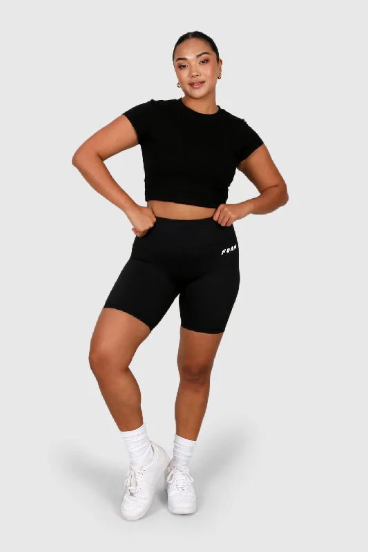 FORM BASE SHORT BLACK