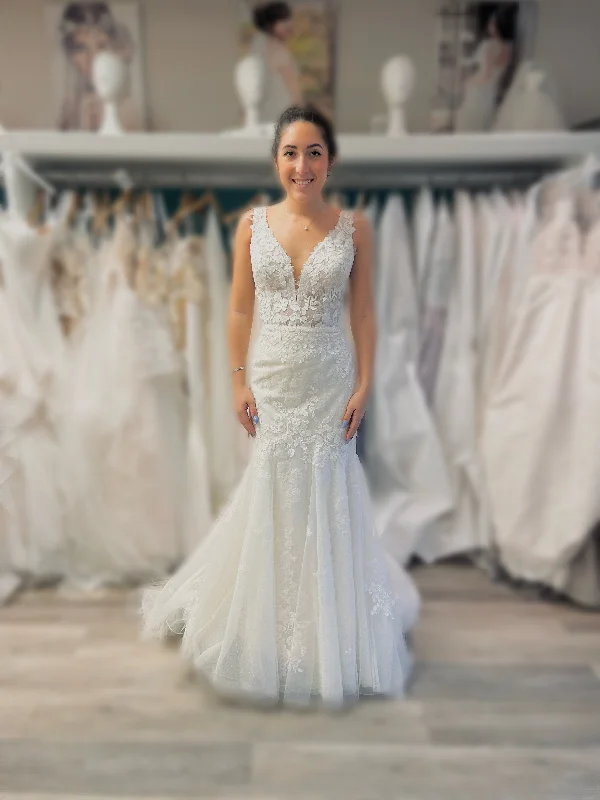 Justin Alexander Signature 99212 Wedding Dress Sample