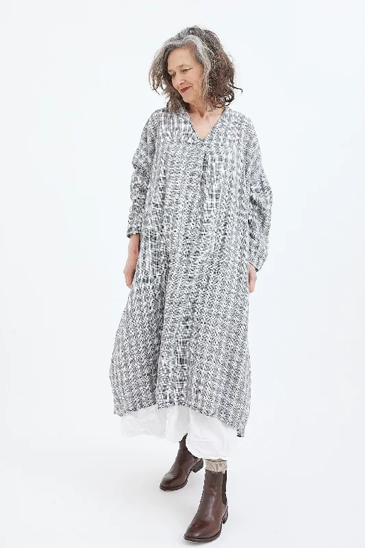 Metta - Ottilie V-Neck Dress - Textured Linen Black Check